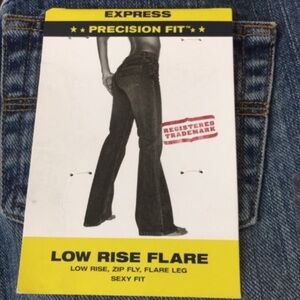 NWT 5/6 Short Express Low Rise Flare Jeans